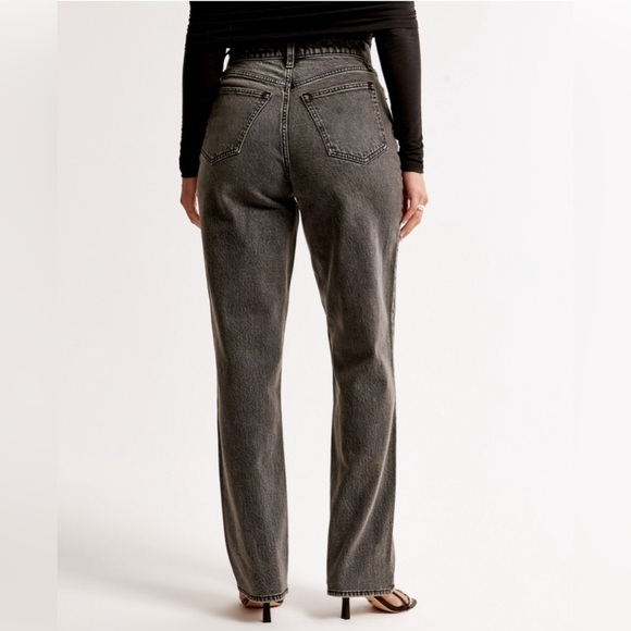 NWT Abercrombie Curve Love Ultra High Rise 90s Straight Jean - Picture 5 of 10